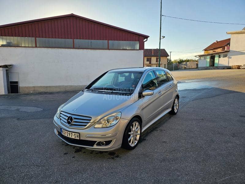 Mercedes Benz B 200 