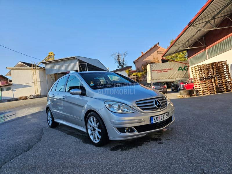Mercedes Benz B 200 