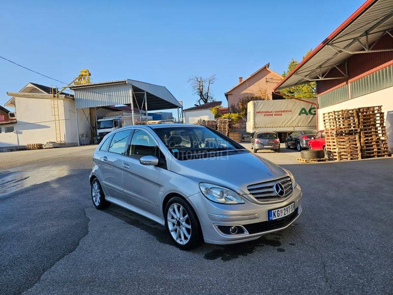 Mercedes Benz B 200 