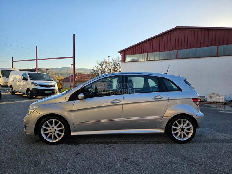 Mercedes Benz B 200 