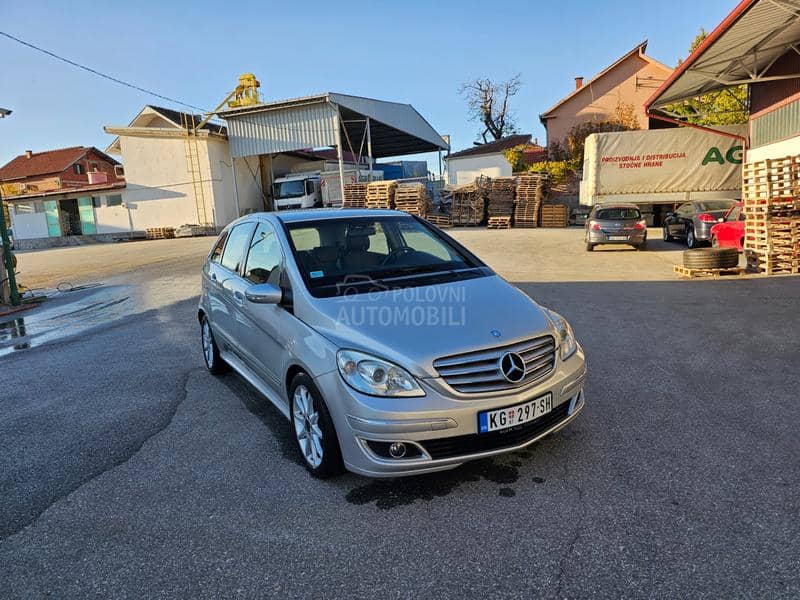 Mercedes Benz B 200 
