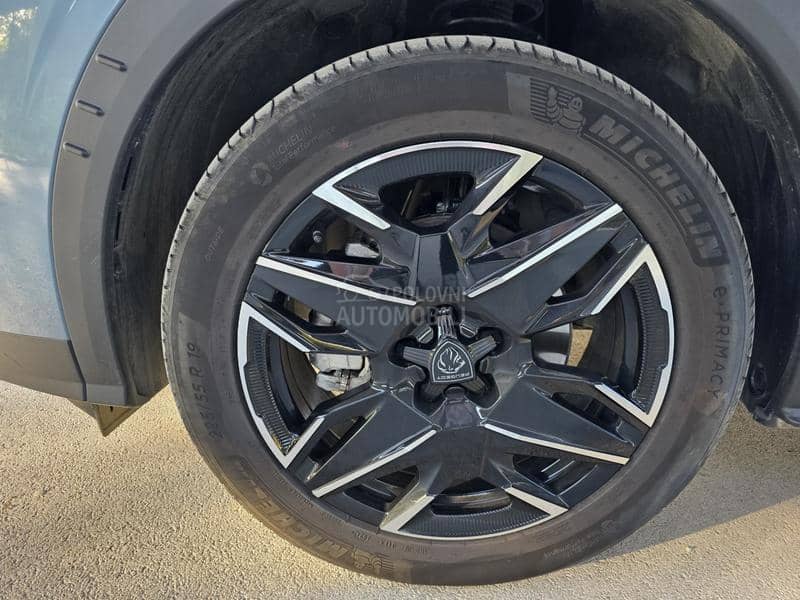 Peugeot 5008 ALLURE 1.2 HYBRID