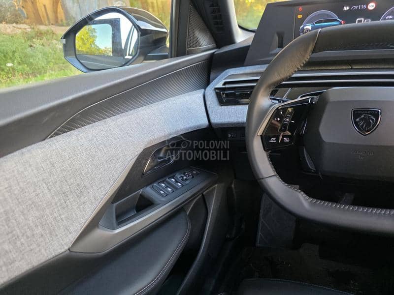 Peugeot 5008 ALLURE 1.2 HYBRID