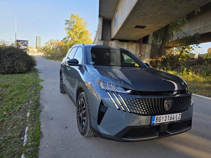 Peugeot 5008 ALLURE 1.2 HYBRID