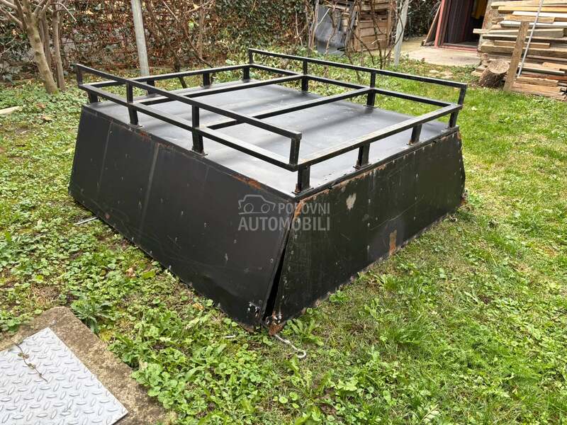 Metalni sanduk za teretni deo