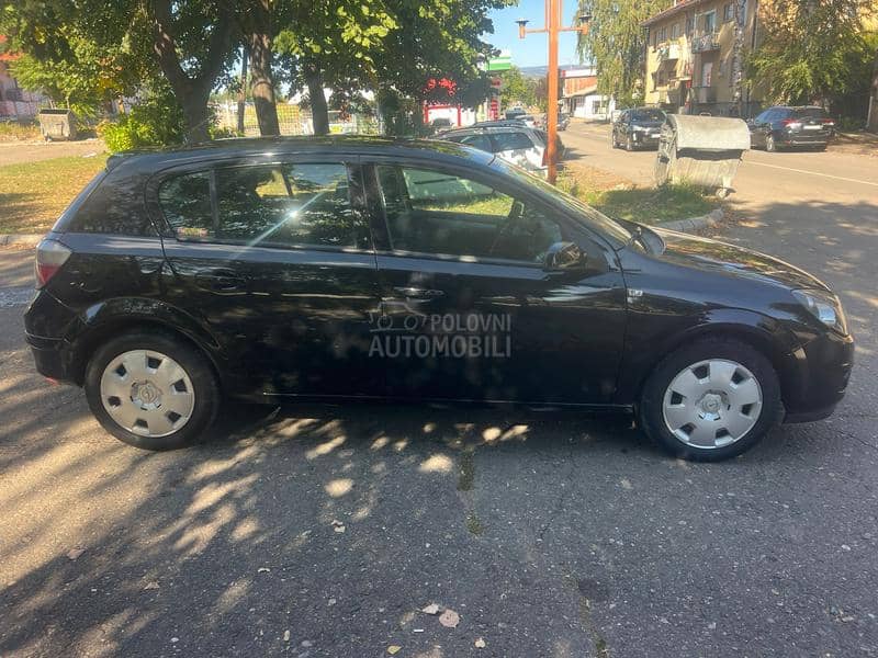 Opel Astra H 