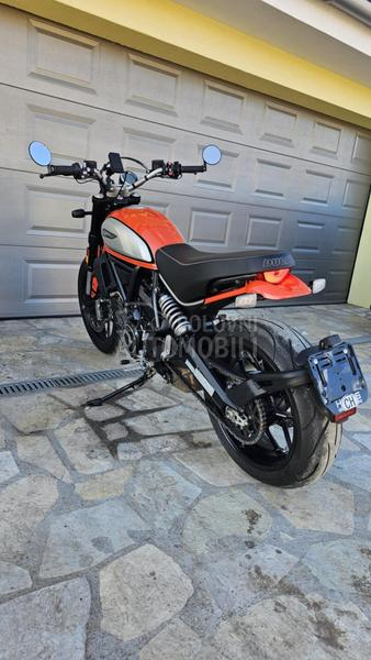 Ducati Scrambler 800 Icon