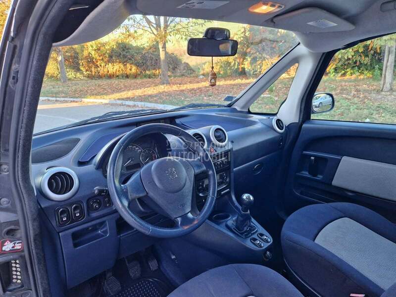 Peugeot 1007 1.4 HDI