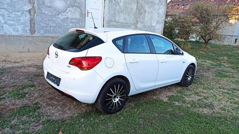 Opel Astra J 1.7 CDTI