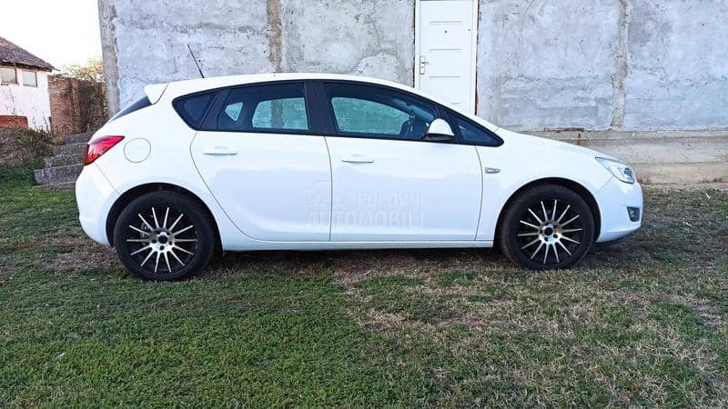 Opel Astra J 1.7 CDTI