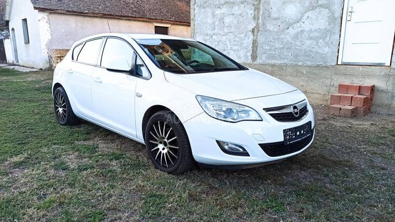 Opel Astra J 1.7 CDTI