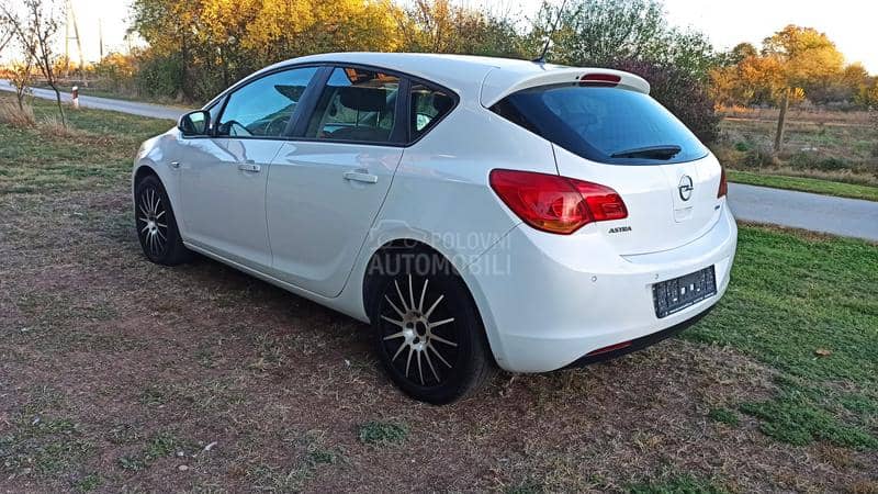 Opel Astra J 1.7 CDTI