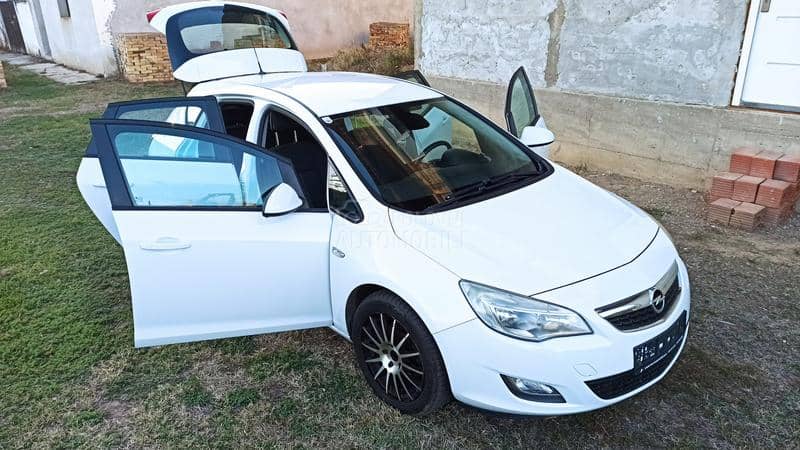 Opel Astra J 1.7 CDTI