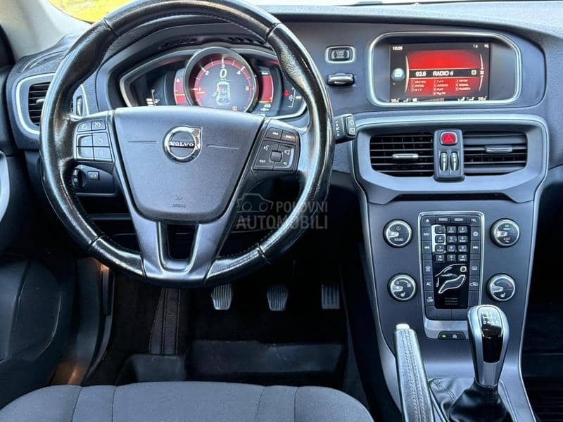 Volvo V40 