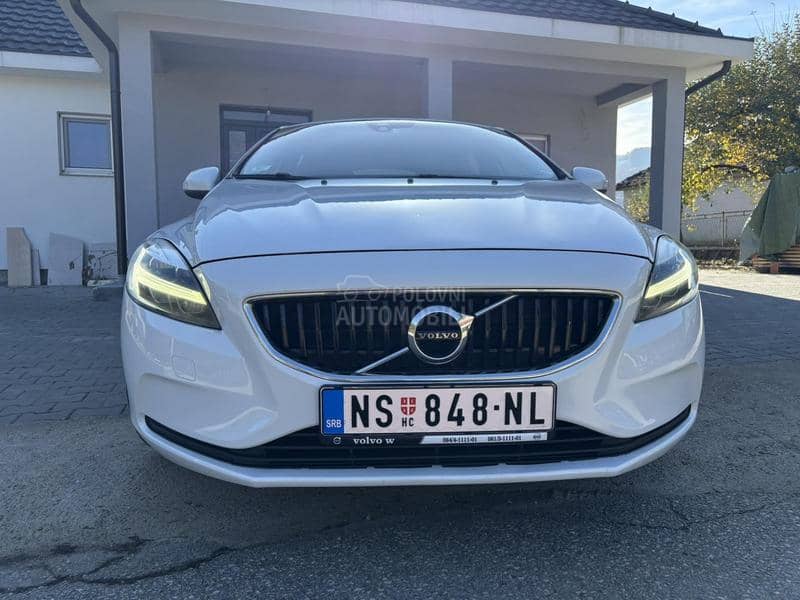 Volvo V40 