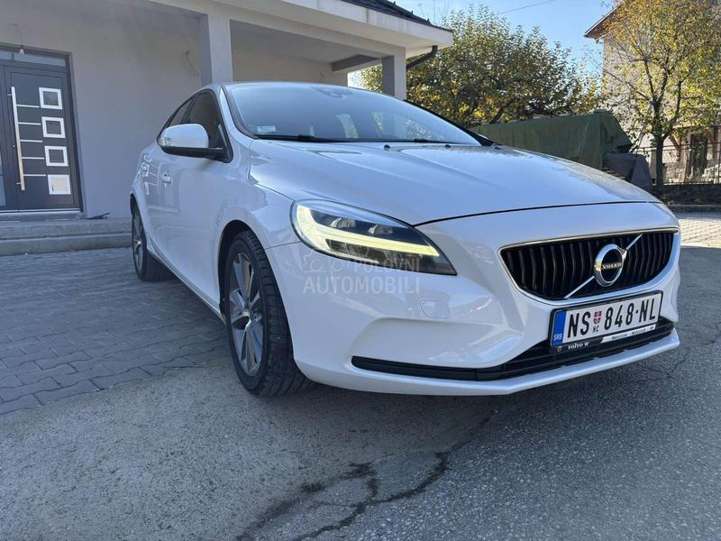 Volvo V40 
