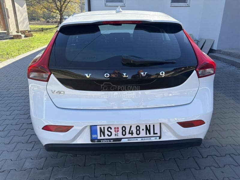 Volvo V40 