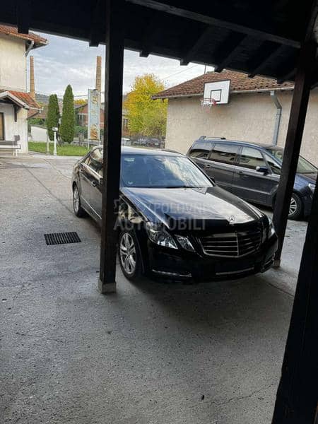 Mercedes Benz E 200 