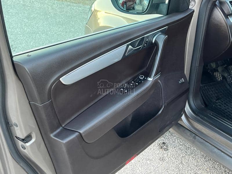 Volkswagen Passat B7 2.0td highline