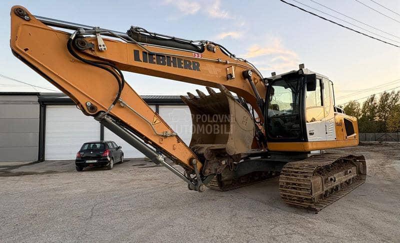 Liebherr R922