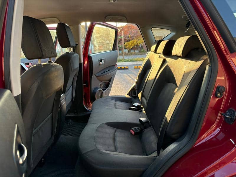 Nissan Qashqai 1,6 b e n z kamera