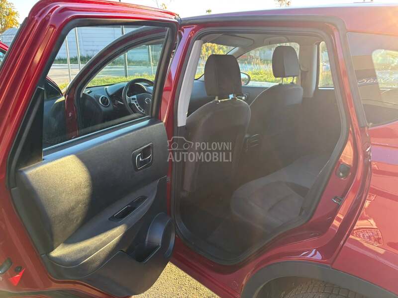 Nissan Qashqai 1,6 b e n z kamera