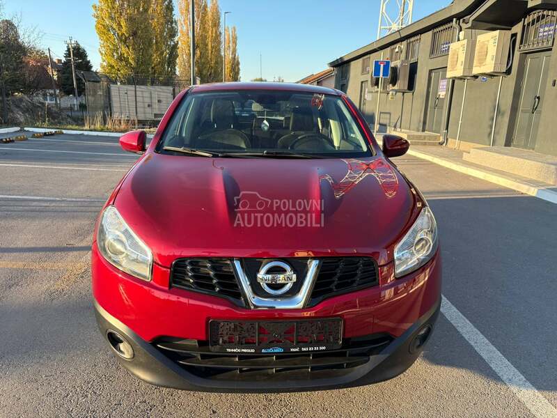 Nissan Qashqai 1,6 b e n z kamera