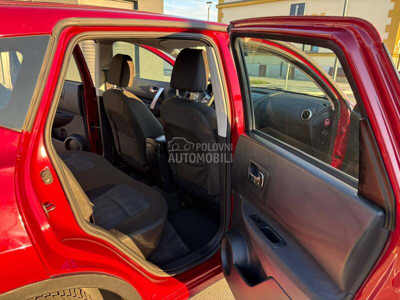 Nissan Qashqai 1,6 b e n z kamera