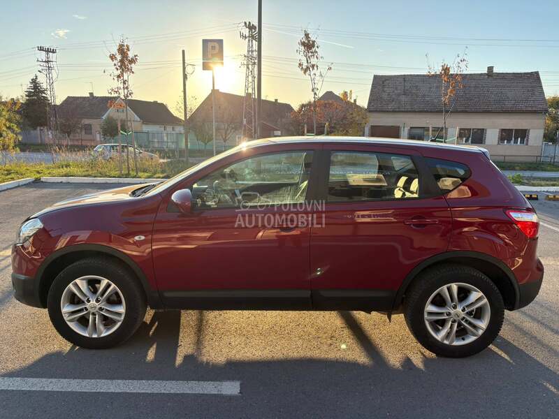 Nissan Qashqai 1,6 b e n z kamera