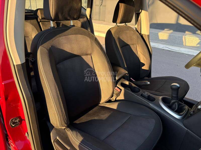 Nissan Qashqai 1,6 b e n z kamera