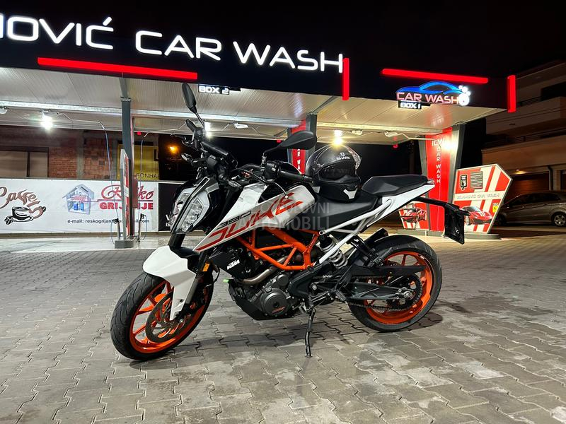 KTM duke 390