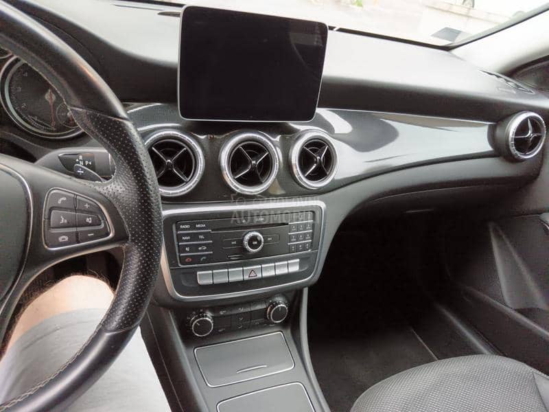 Mercedes Benz CLA 180 