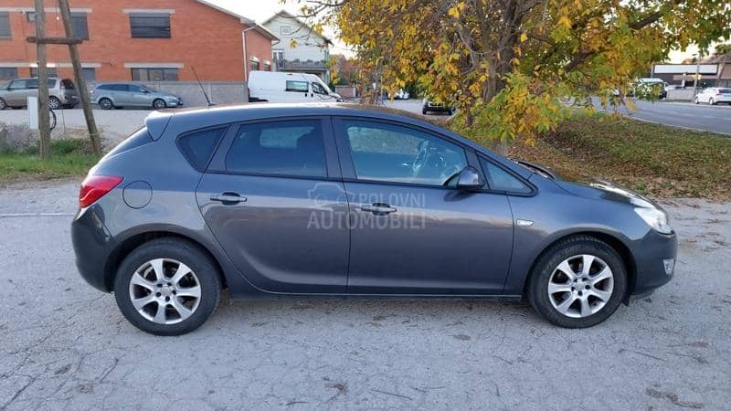 Opel Astra J 1.4