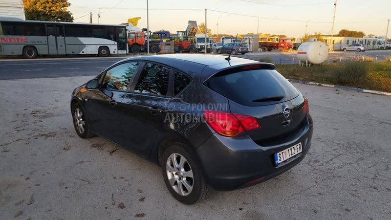 Opel Astra J 1.4