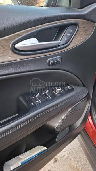 Alfa Romeo Stelvio Q4 AT8