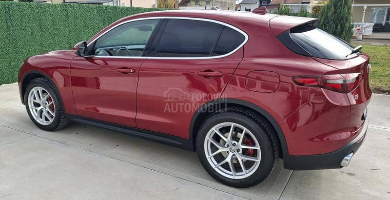 Alfa Romeo Stelvio Q4 AT8