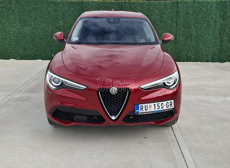 Alfa Romeo Stelvio Q4 AT8