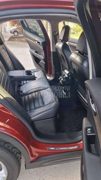 Alfa Romeo Stelvio Q4 AT8