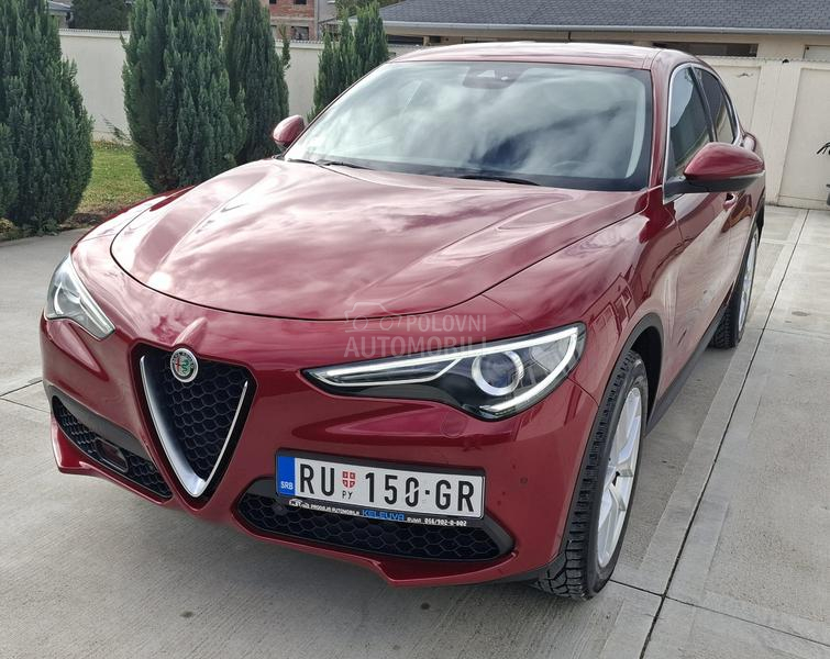 Alfa Romeo Stelvio Q4 AT8