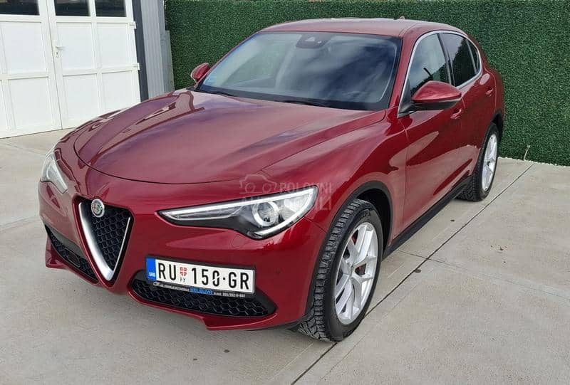 Alfa Romeo Stelvio Q4 AT8