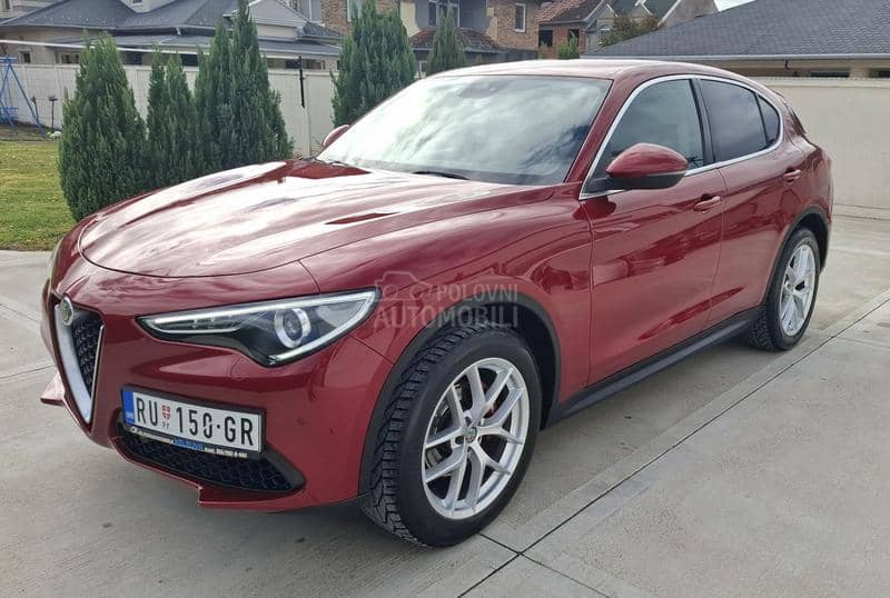 Alfa Romeo Stelvio Q4 AT8