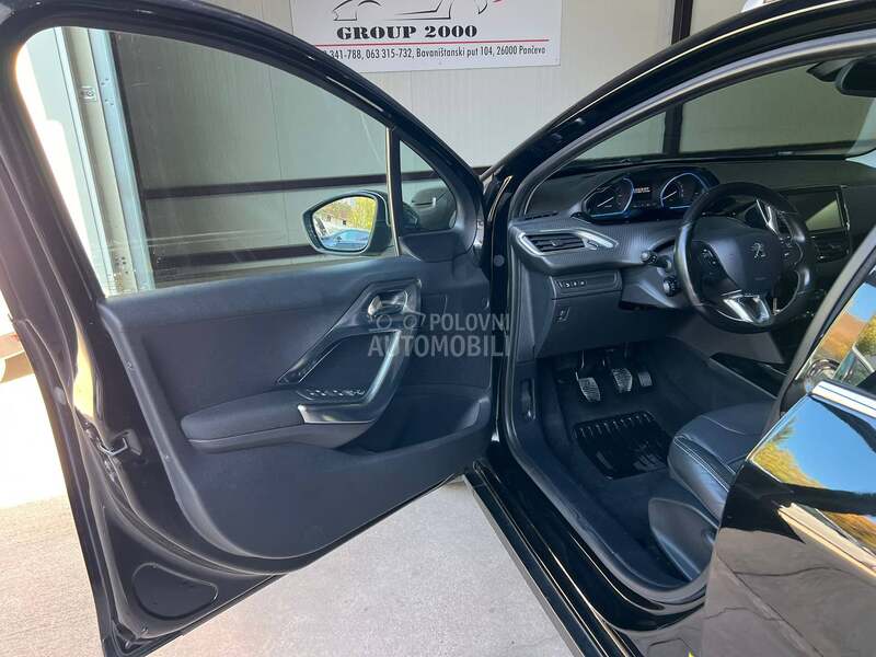 Peugeot 2008 1,2 ALLURE