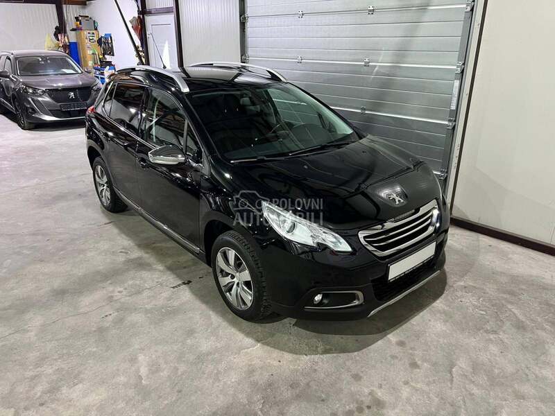 Peugeot 2008 1,2 ALLURE