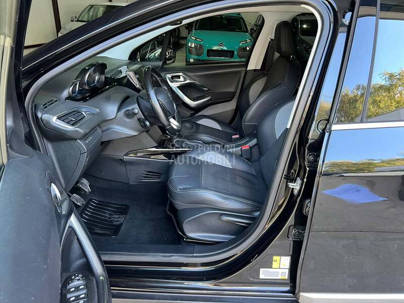 Peugeot 2008 1,2 ALLURE