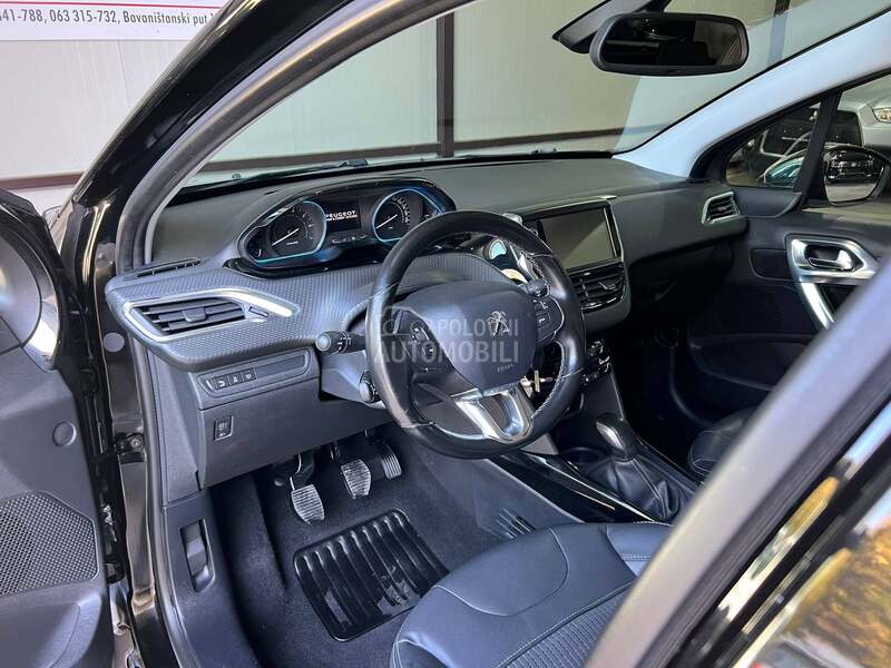 Peugeot 2008 1,2 ALLURE