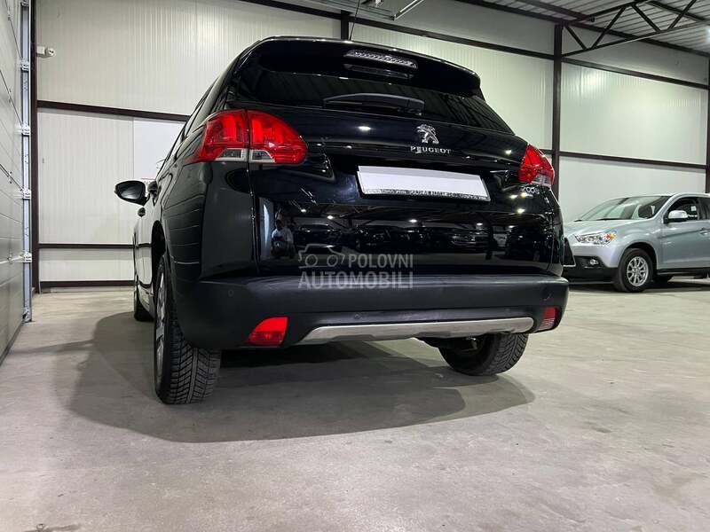 Peugeot 2008 1,2 ALLURE