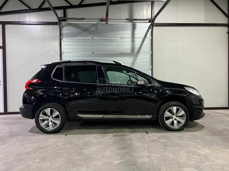 Peugeot 2008 1,2 ALLURE