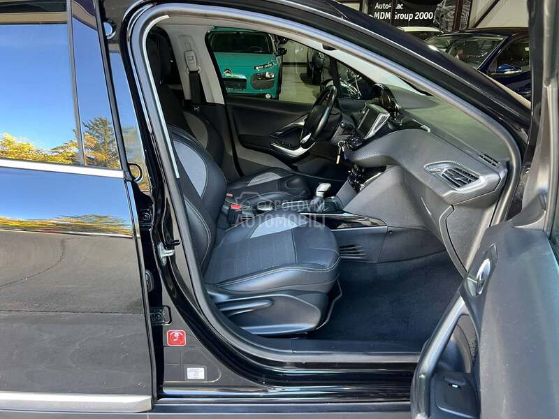 Peugeot 2008 1,2 ALLURE