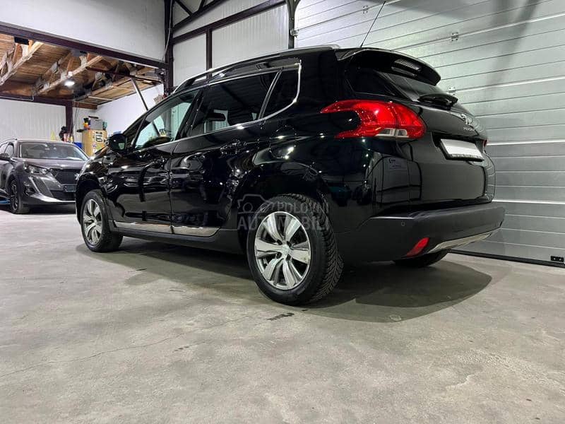 Peugeot 2008 1,2 ALLURE