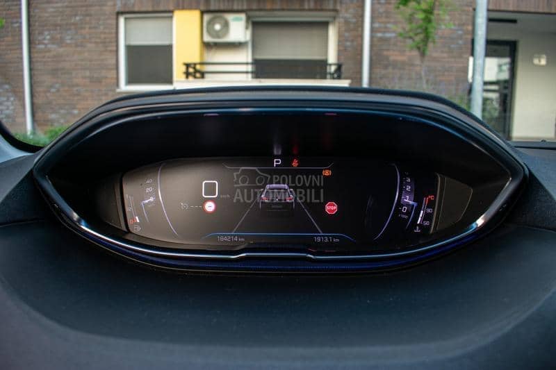 Peugeot 5008 1.5hdi ALLURE 7 sed